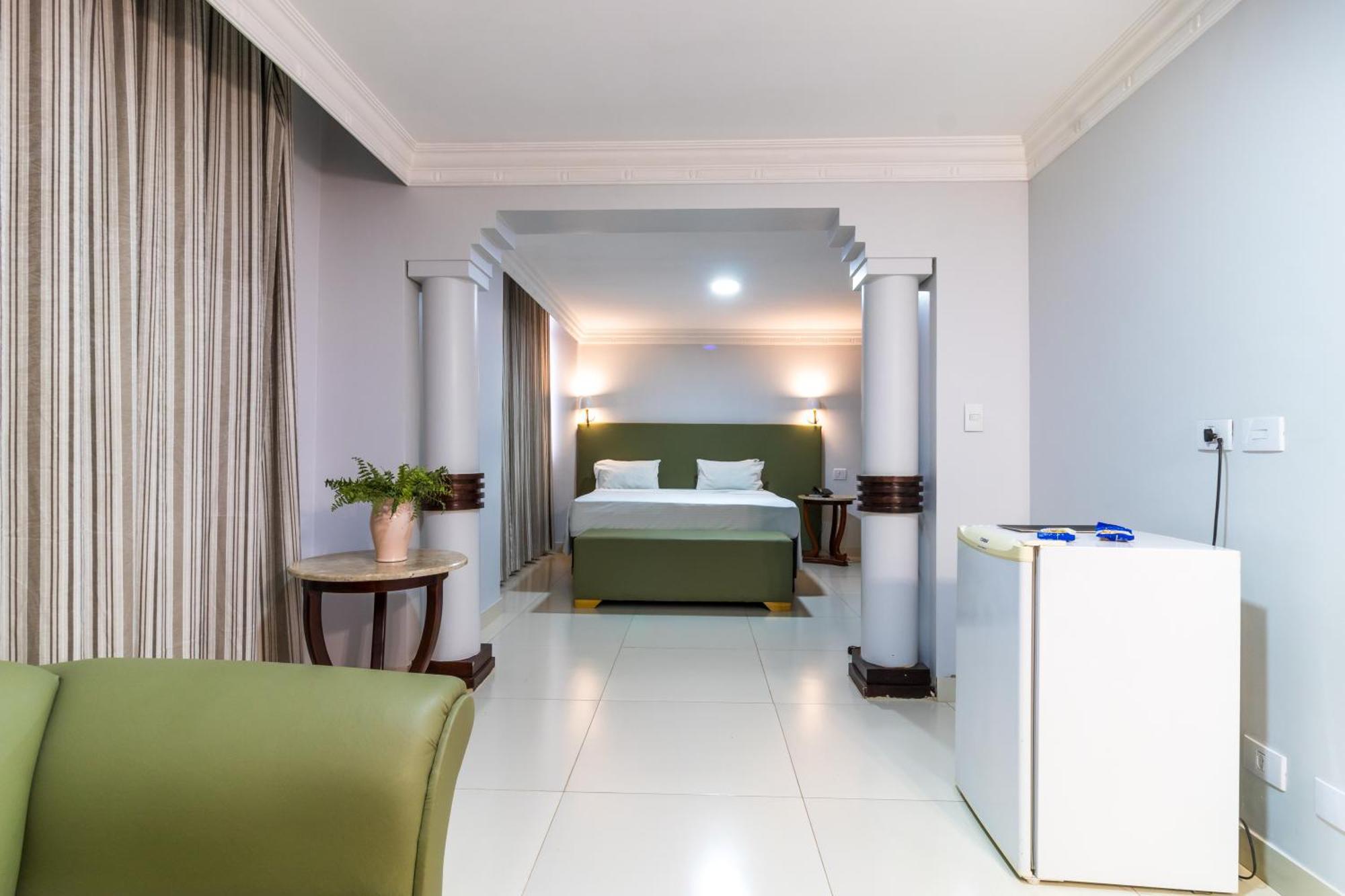 Umuarama Plaza Hotel By Castelo Itaipava Гоянія Екстер'єр фото
